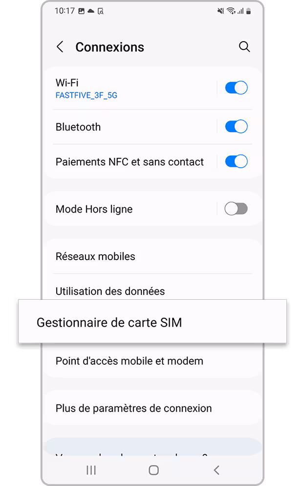 Capture d'écran des paramètres Samsung Galaxy montrant le menu Gestionnaire de carte SIM avec l'option d'ajout d'un forfait eSIM via QR code.