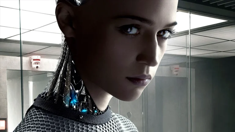 Ex Machina : le contrôle sous le masque de la séduction