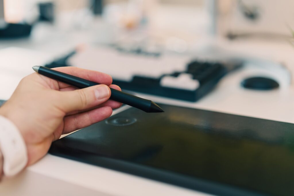 Tablette graphique avec écran et stylet pour le dessin numérique